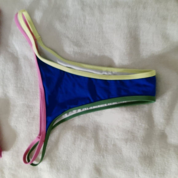 BEAUTIFUL SHELL WOMENS MEDIUM SIZE BIKKINI NEW! - Picture 3 of 6